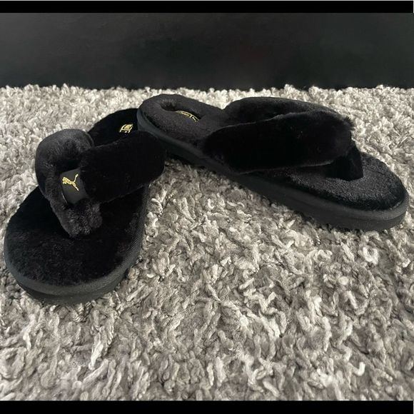 NWT PUMA Fluff Flip Slippers - Picture 2 of 10